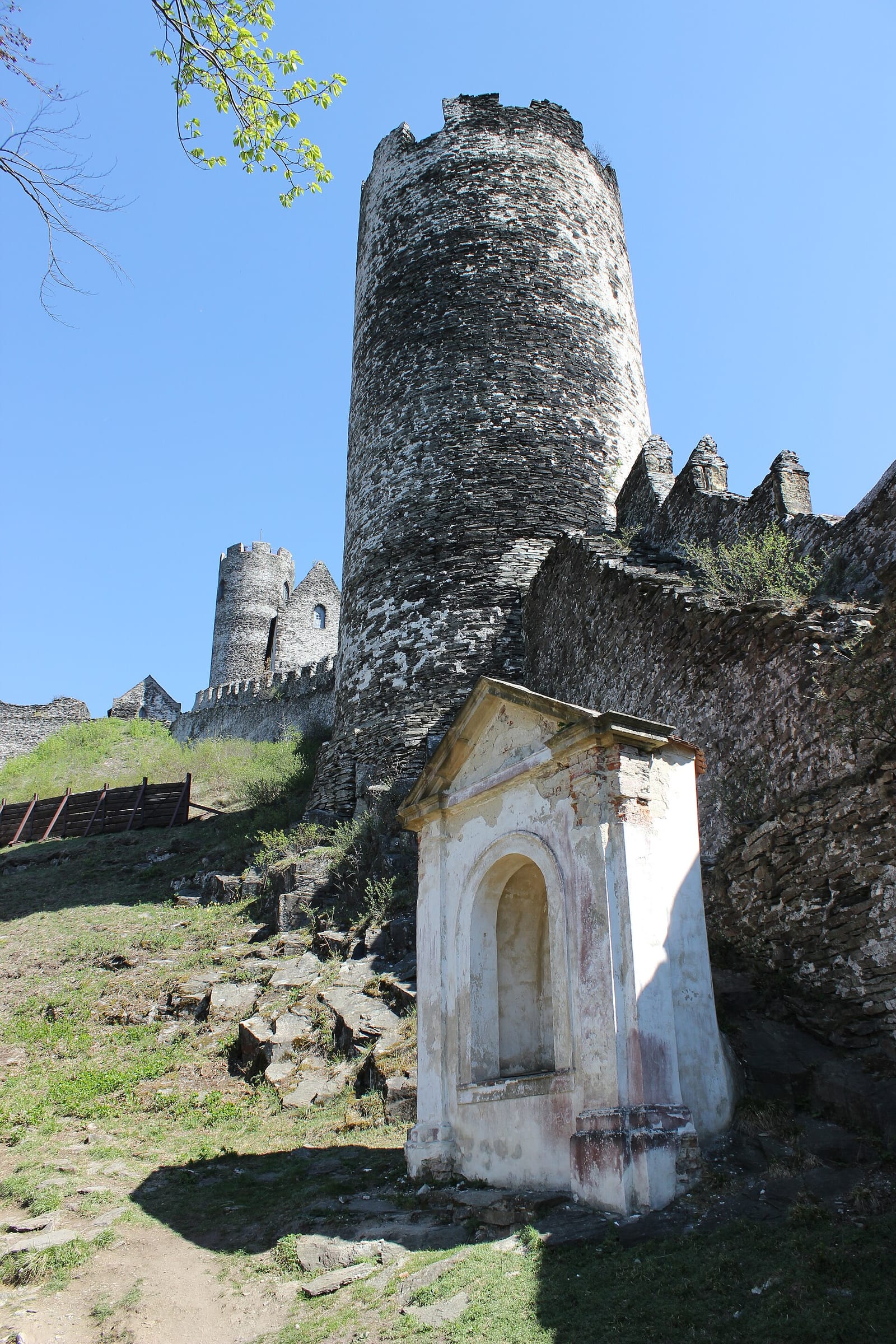 Bezděz castle on its hill above the Mácha Lake region