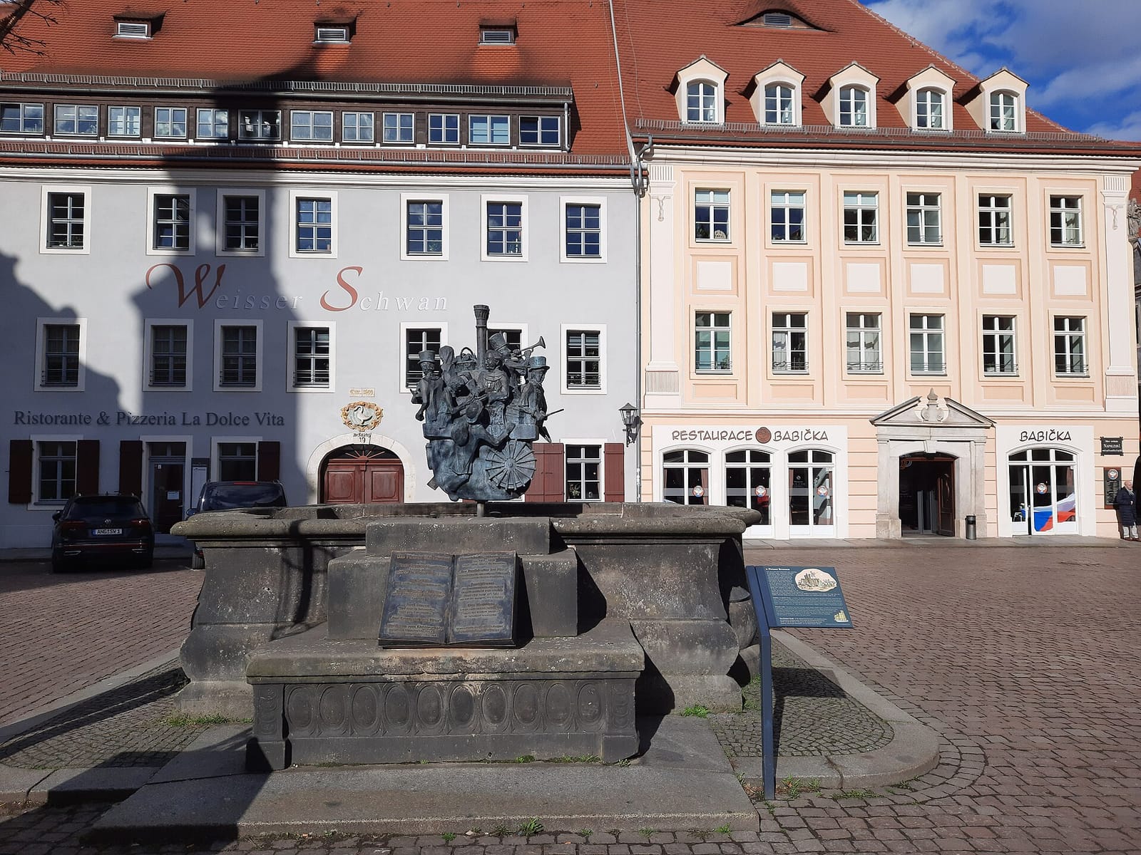 The market square and church of Pirna on the Elbe